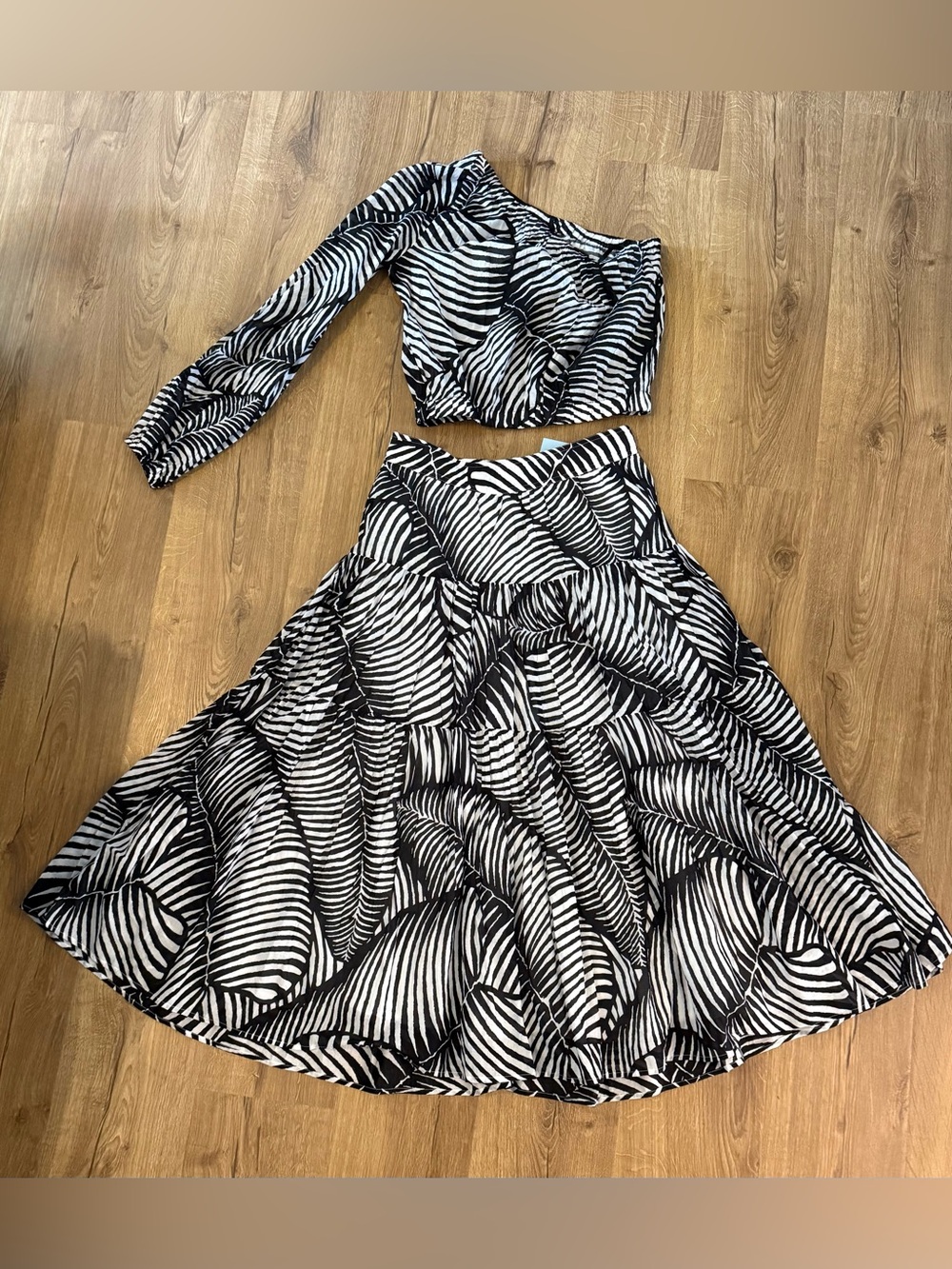 NWT, Ann Taylor 2-piece set, blouse & skirt